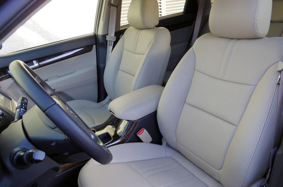 Kia Sorento 2014 года  (фото 34 из 88)